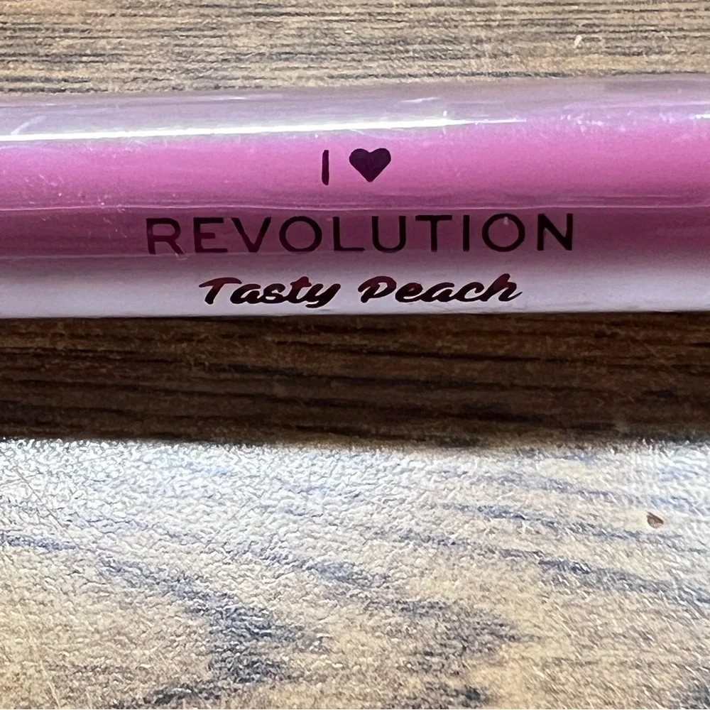 I Love Revolution Tasty Peach Soft Peach Liquid Lipstick